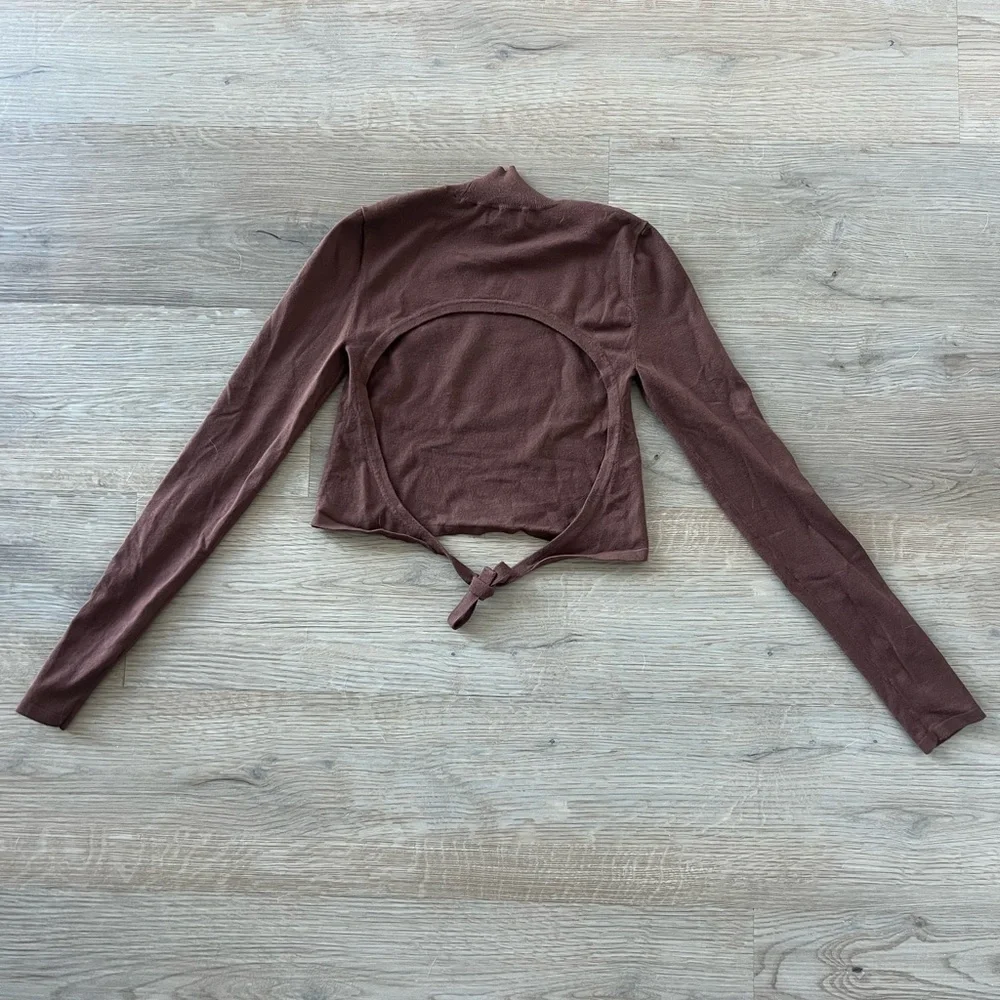 ARITZIA Sunday Best brown turtle neck cropped long sleeve shirt - Picture 2 of 5